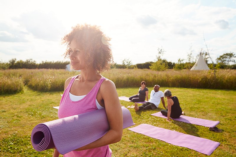 Outdoor Nature Yoga: Benefits, Poses & Tips for a Natural Flow